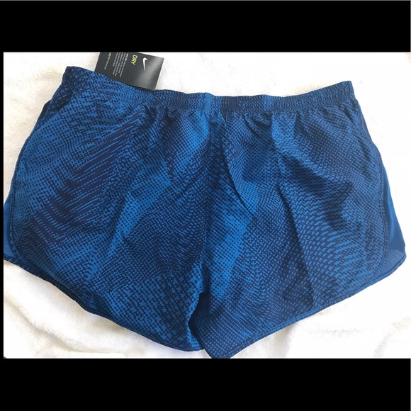 🌸2 for $30🌸 Nike drifit running shorts - Picture 3 of 3